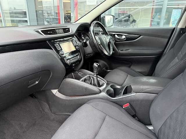 Nissan Qashqai 1.5 dCi N-Connecta [Glass Roof]