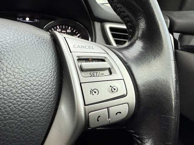 Nissan Qashqai 1.5 dCi N-Connecta [Glass Roof]