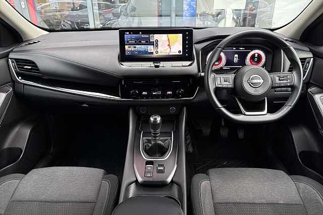 Nissan Qashqai 1.3 DIG-T (140ps) N-Connecta [Glass Roof]