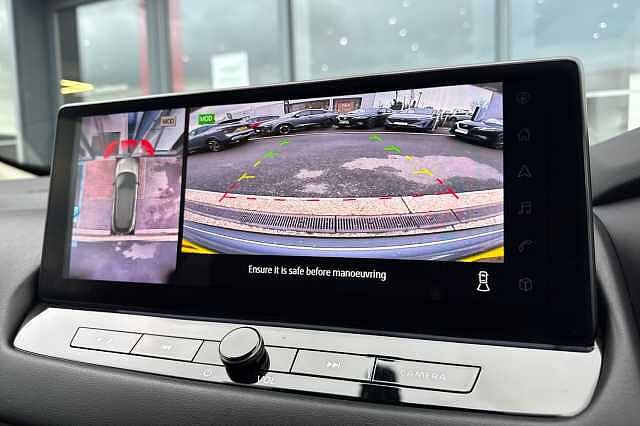 Nissan Qashqai 1.3 DIG-T (140ps) N-Connecta [Glass Roof]