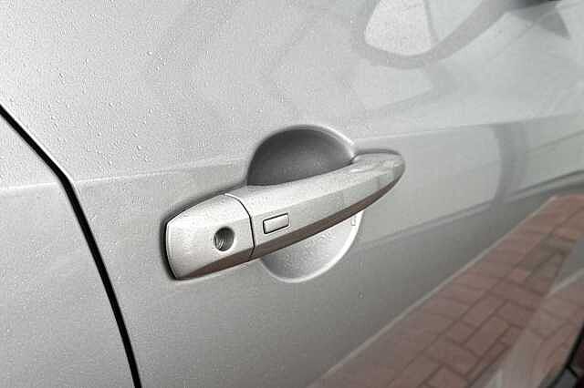 Nissan Juke 1.0 DIG-T (114ps) N-Connecta