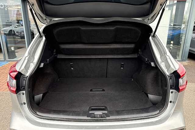 Nissan Qashqai 1.3 DIG-T (160ps) Tekna