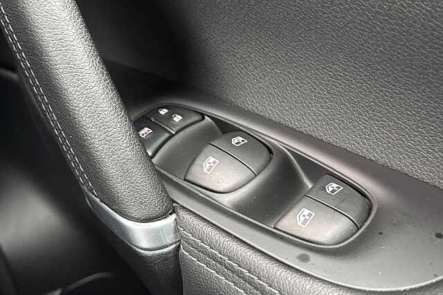 Nissan Qashqai 1.3 DIG-T (160ps) Tekna