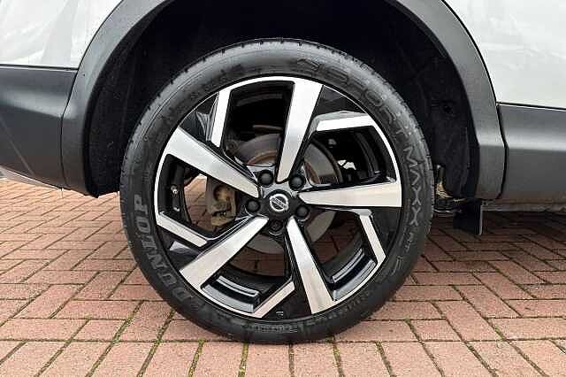Nissan Qashqai 1.3 DIG-T (160ps) Tekna