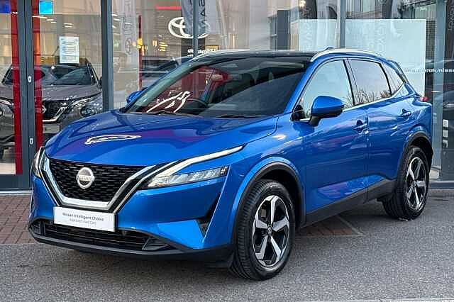 Nissan Qashqai 1.3 DIG-T (140ps) N-Connecta [Glass Roof]