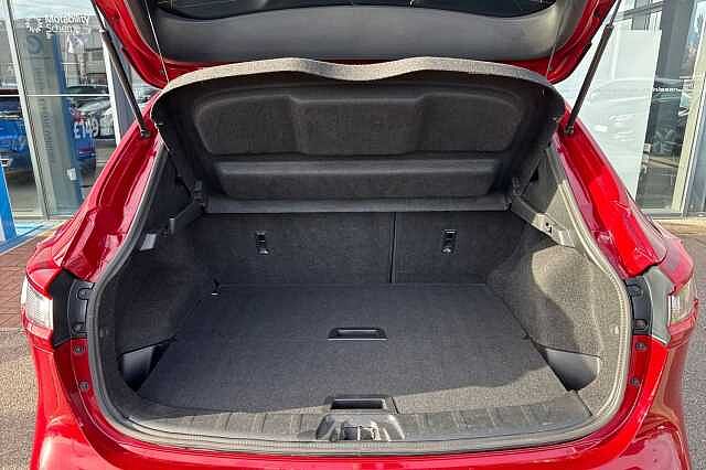 Nissan Qashqai 1.2 DIG-T N-Connecta [Glass Roof]