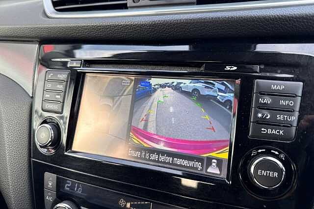 Nissan Qashqai 1.2 DIG-T N-Connecta [Glass Roof]