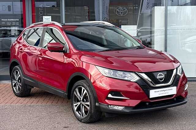 Nissan Qashqai 1.2 DIG-T N-Connecta [Glass Roof]