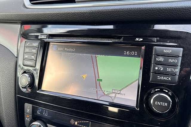 Nissan Qashqai 1.2 DIG-T N-Connecta [Glass Roof]