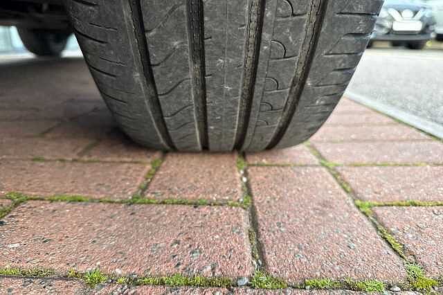 Nissan Qashqai 1.2 DIG-T N-Connecta [Glass Roof]