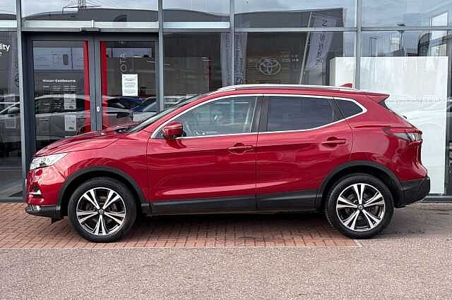 Nissan Qashqai 1.2 DIG-T N-Connecta [Glass Roof]