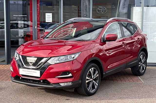 Nissan Qashqai 1.2 DIG-T N-Connecta [Glass Roof]