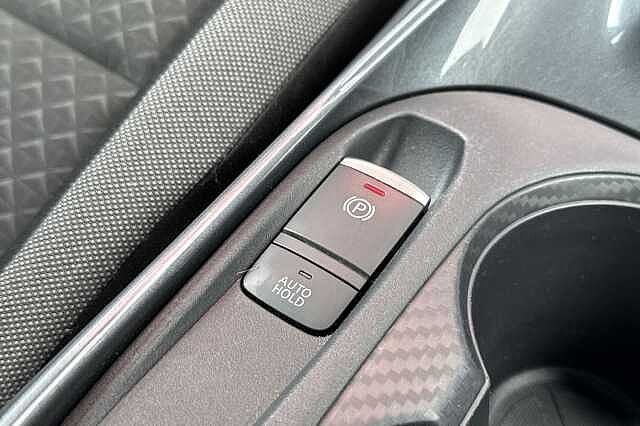 Nissan Juke 1.0 DIG-T (117ps) N-Connecta