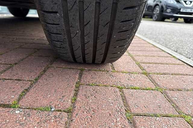 Nissan Juke 1.6 Hybrid (143ps) N-Connecta