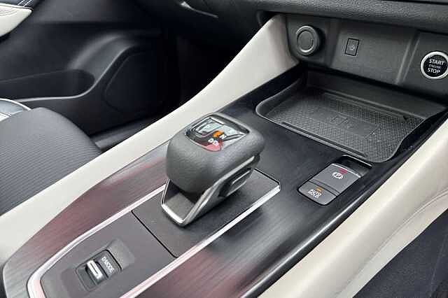 Nissan Qashqai 1.3 DIG-T (158ps) Tekna