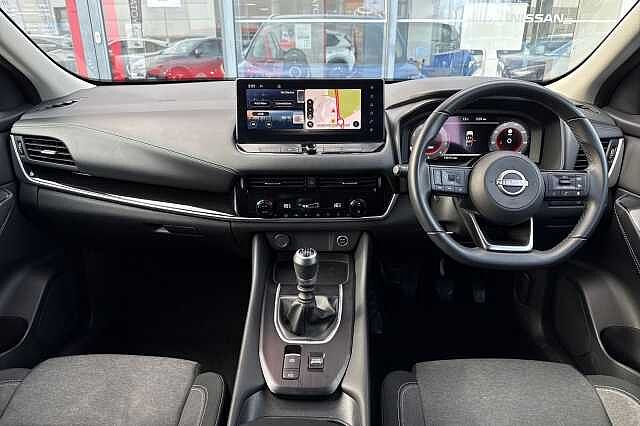 Nissan Qashqai 1.3 DIG-T (140ps) N-Connecta [Glass Roof]