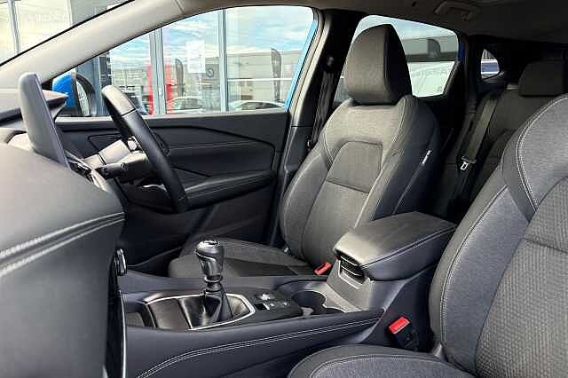 Nissan Qashqai 1.3 DIG-T (140ps) N-Connecta [Glass Roof]