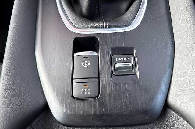 Nissan Qashqai 1.3 DIG-T (140ps) N-Connecta [Glass Roof]