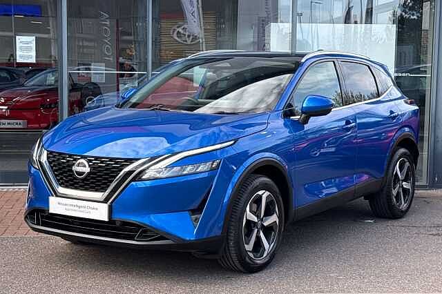 Nissan Qashqai 1.3 DIG-T (140ps) N-Connecta [Glass Roof]