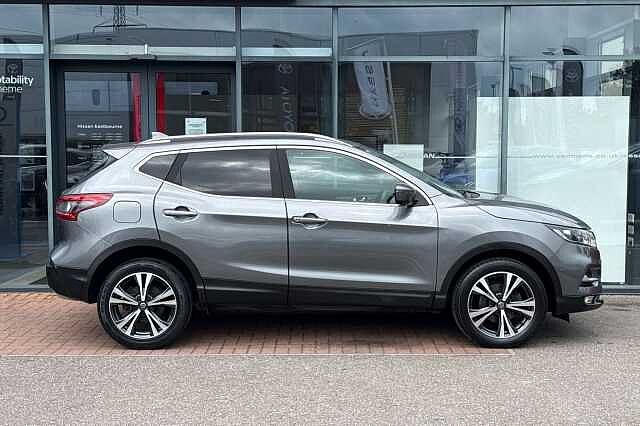 Nissan Qashqai 1.2 DiG-T N-Connecta