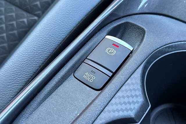 Nissan Juke 1.0 DIG-T (114ps) N-Connecta