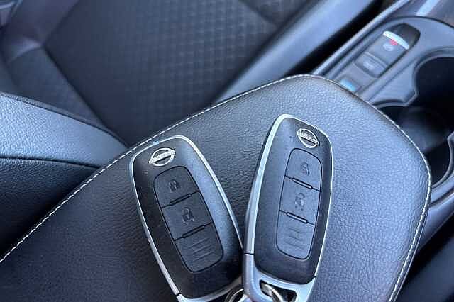 Nissan Juke 1.6 Hybrid (143ps) N-Connecta